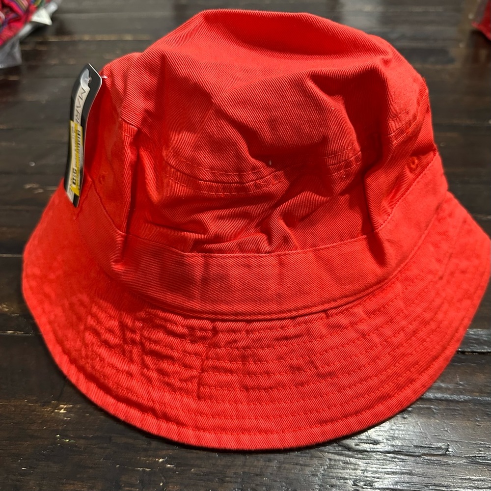 Market & Layne Red Bucket Hat New (T4007)